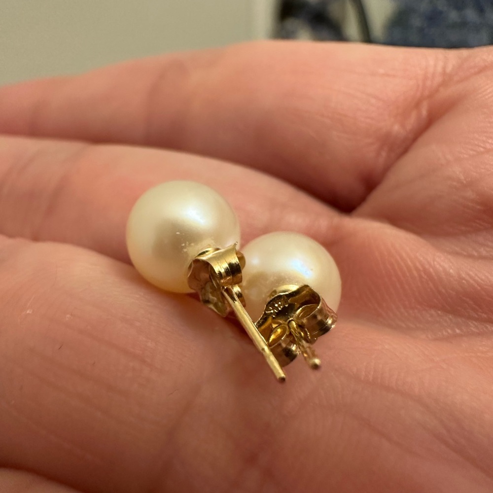 14 Karat Gold Fresh Water Pearl Earrings